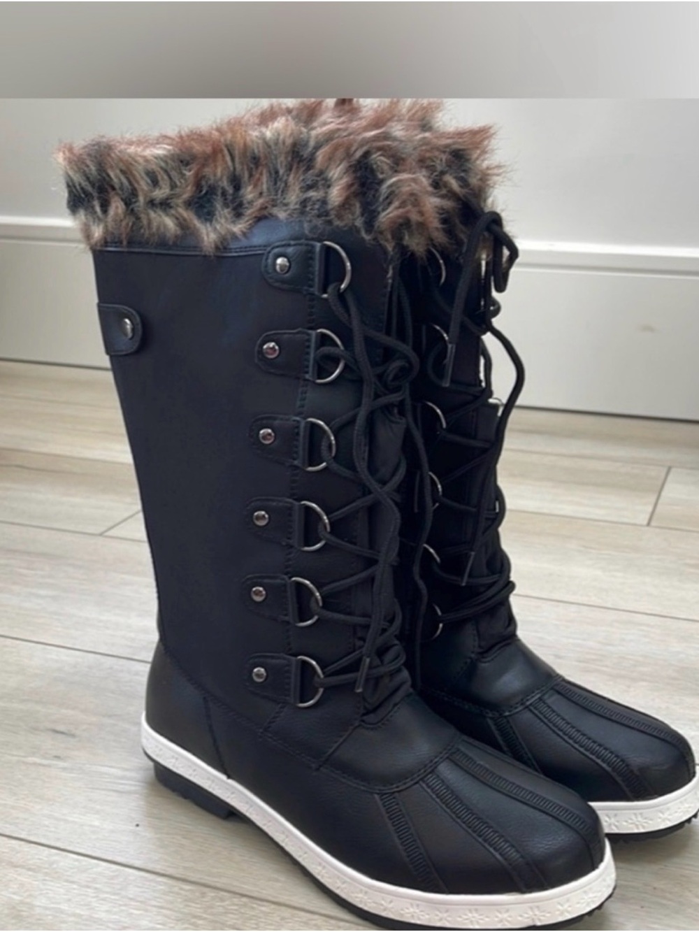 Black Faux-Fur Trim Women's Winter Lace-Up Boots - Twin Peaks Duck Snow